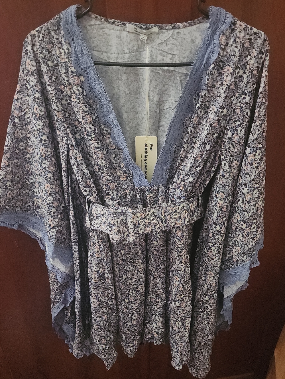 New Womens Size M The Clothing Co.  Romper Foloral Lace Trim Blue  Flare Arms